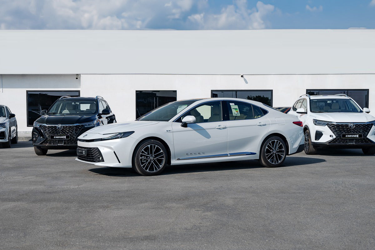 Toyota Camry E Plus HEV 2.5