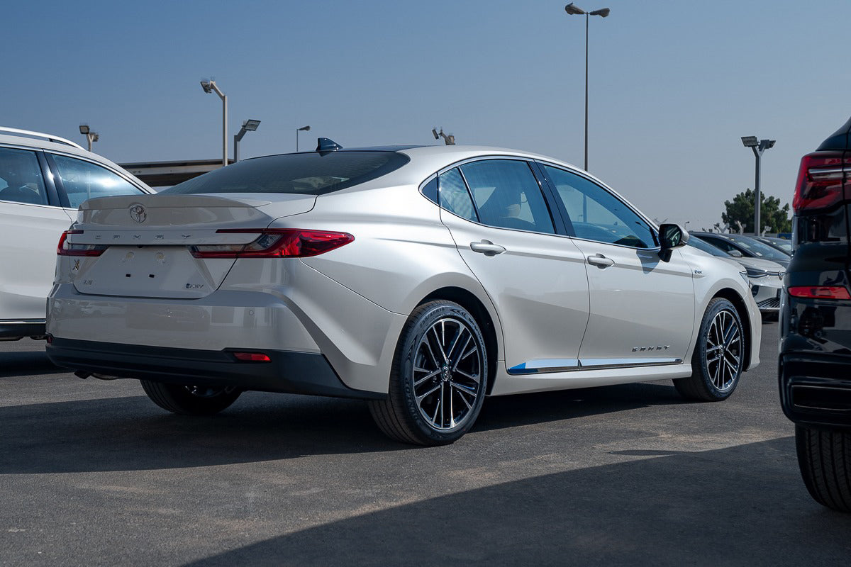 Toyota Camry E Plus HEV 2.5