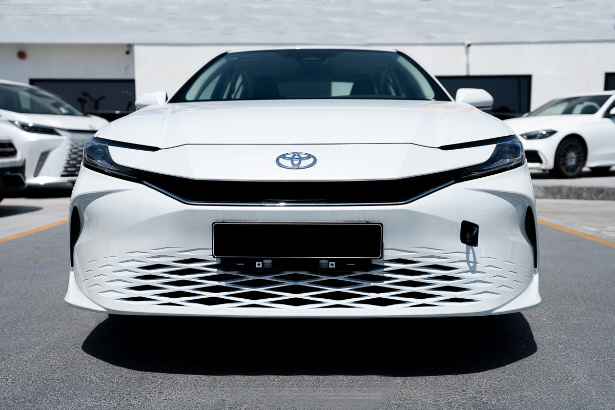 Toyota Camry Hybrid 2025 Luxury Edition