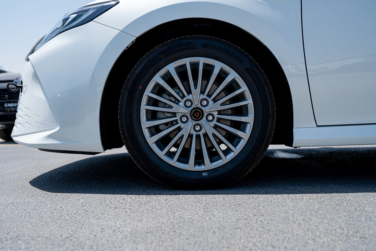 Toyota Camry Hybrid 2025 Luxury Edition