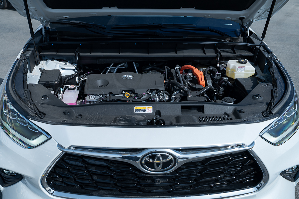 Toyota Highlander 2024 White 2.5 Hybrid 4WD