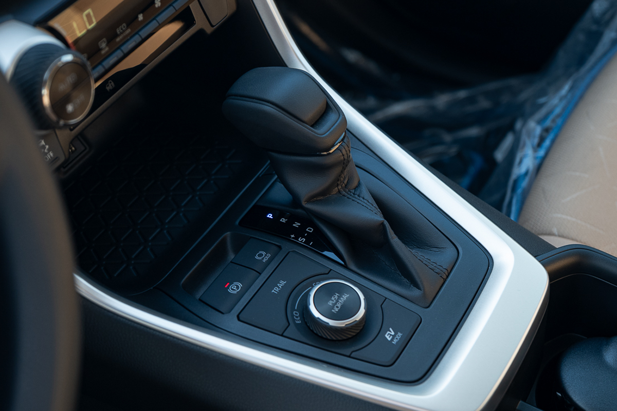 2024 Toyota RAV4 XLE Hybrid Black