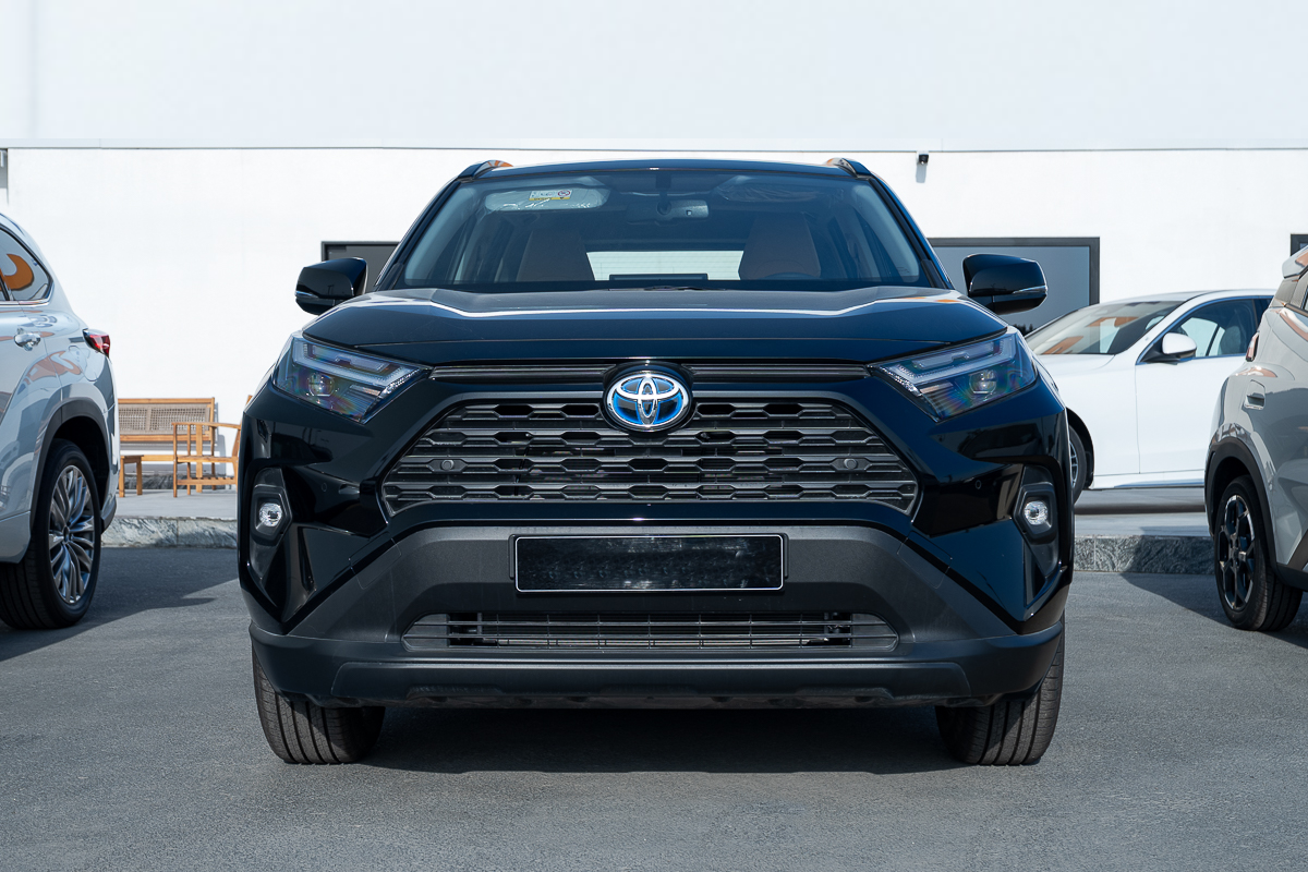 2024 Toyota RAV4 XLE Hybrid Black