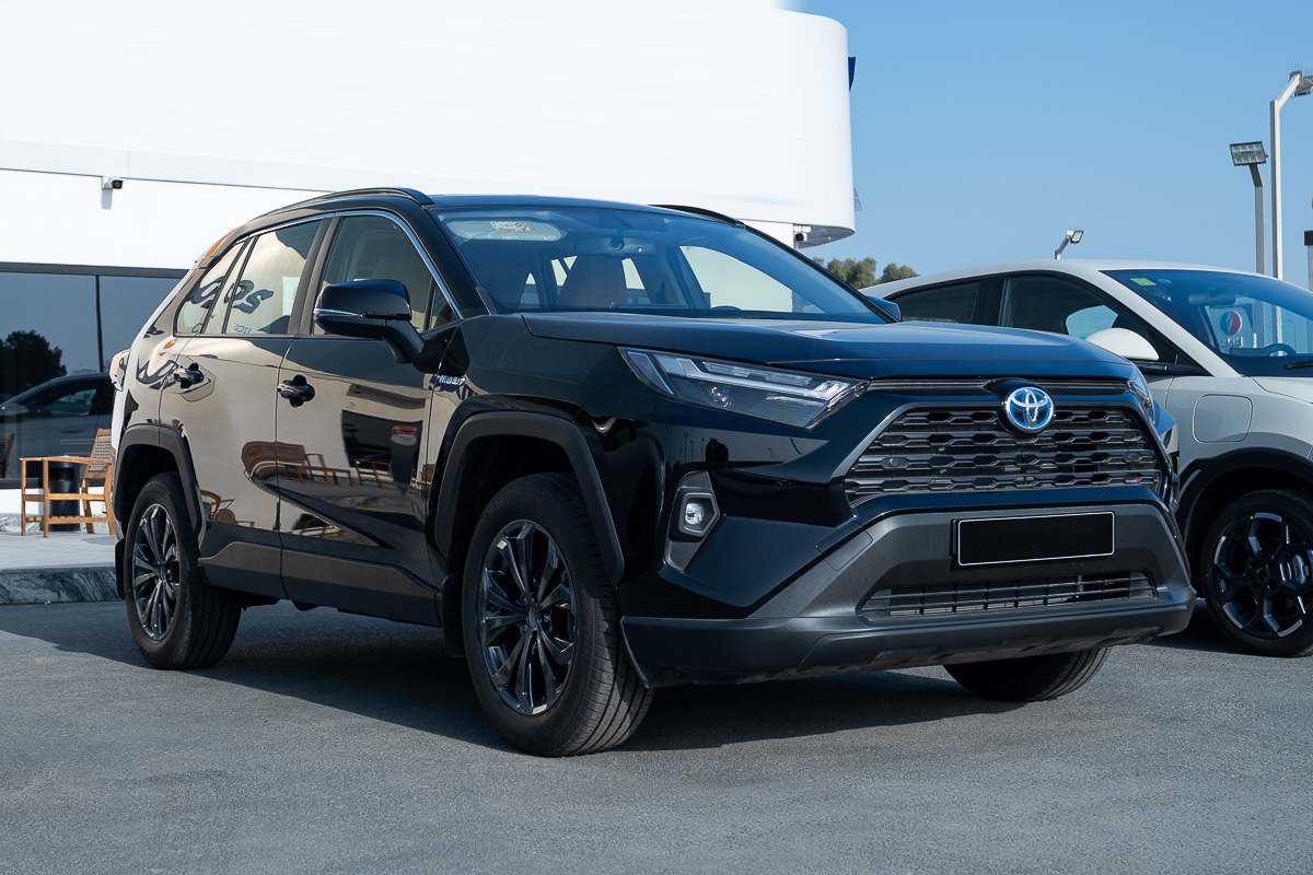 2024 Toyota RAV4 XLE Hybrid Black
