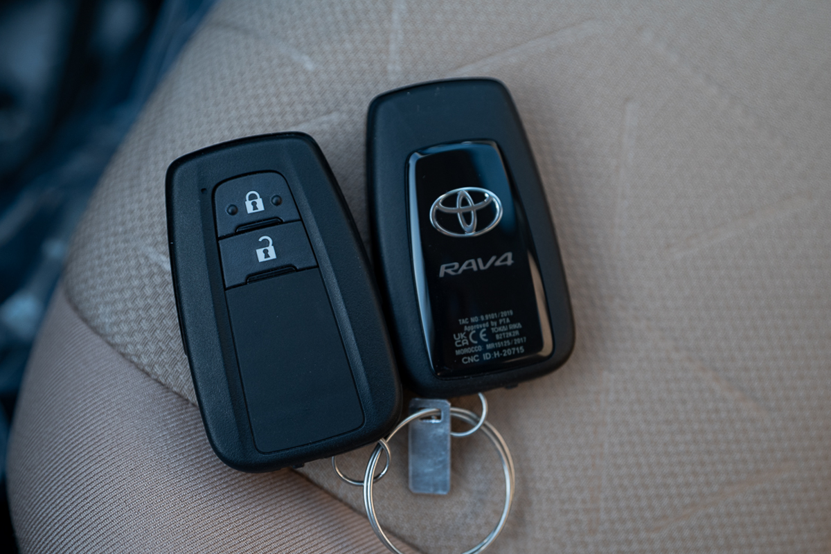 2024 Toyota RAV4 XLE Hybrid Black