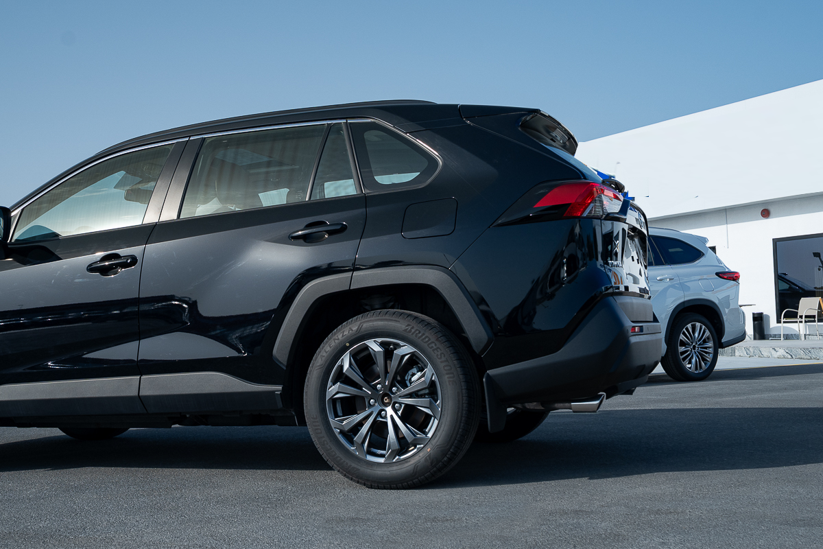 2024 Toyota RAV4 XLE Hybrid Black