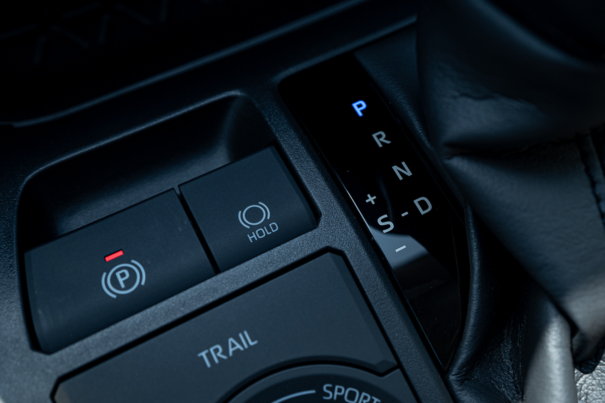 2024 Toyota RAV4 XLE 4x4 HEV Dark Gray