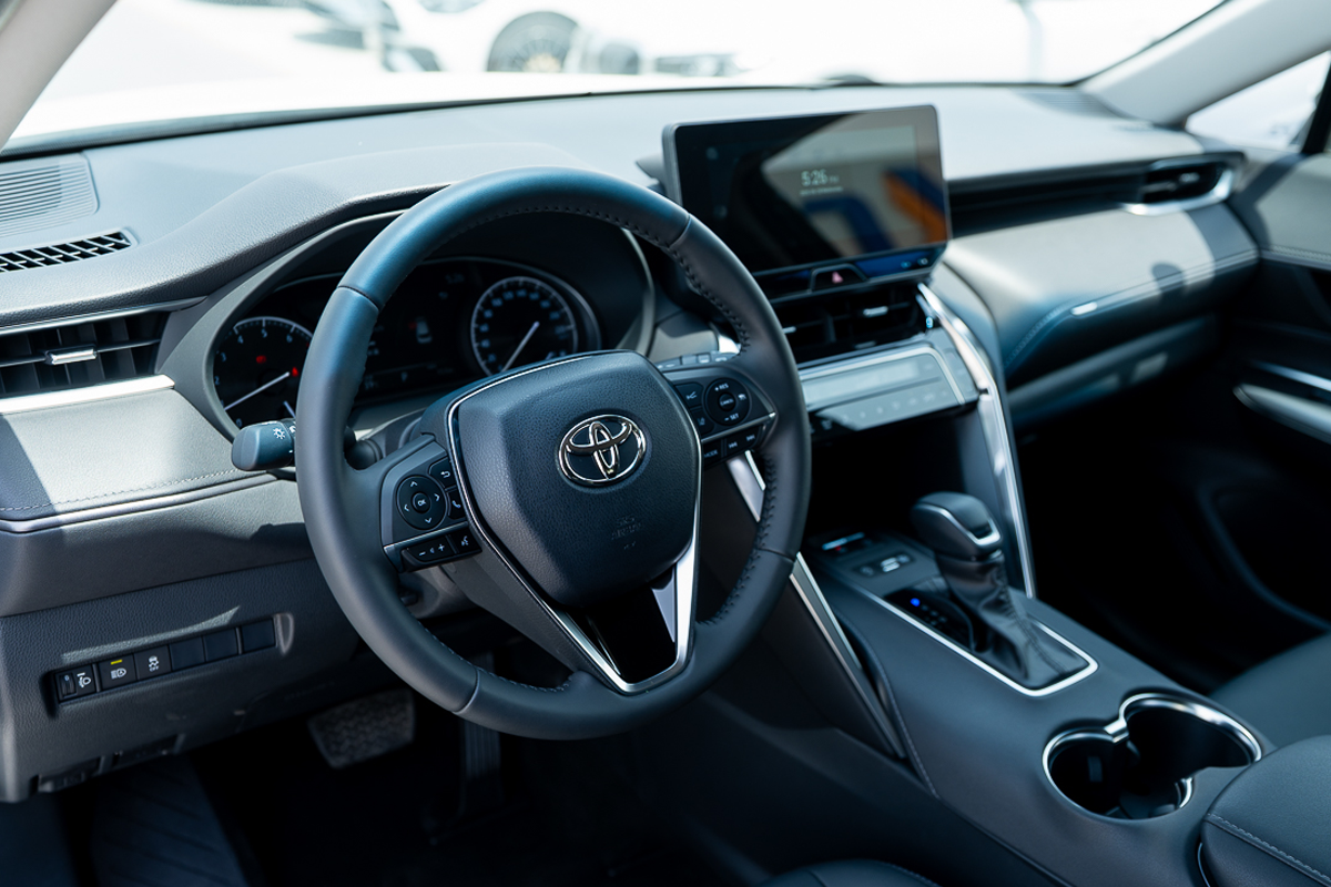 2025 Toyota Venza Luxury White