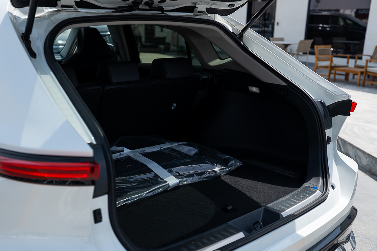2025 Toyota Venza Luxury White