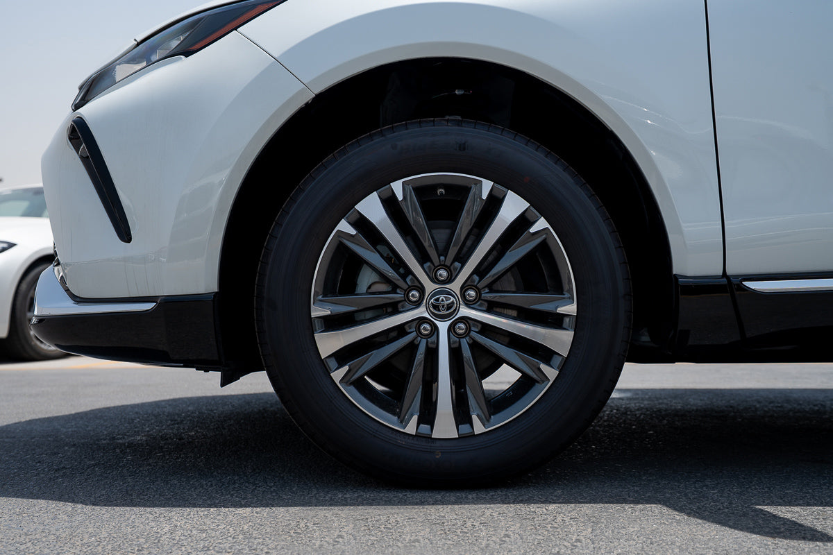 2025 Toyota Venza Luxury White