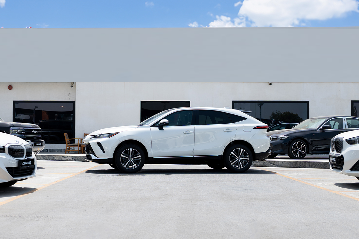 2025 Toyota Venza Luxury White