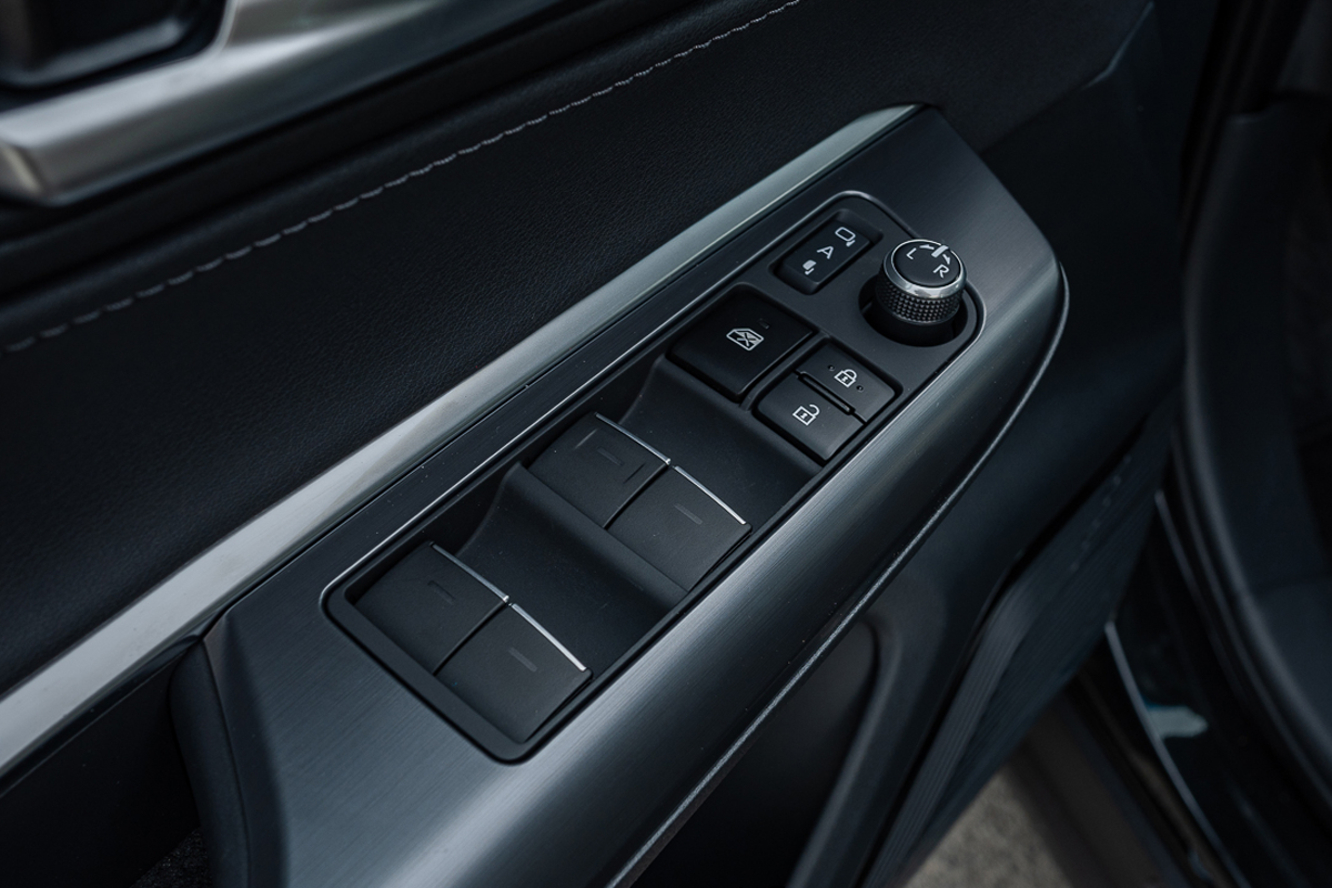 2024 Toyota Venza Luxury Black