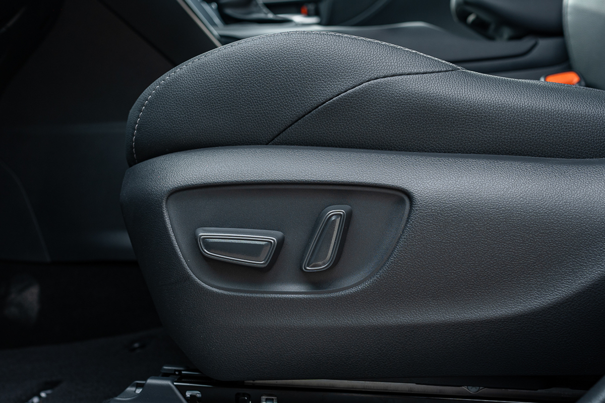 2024 Toyota Venza Luxury Black