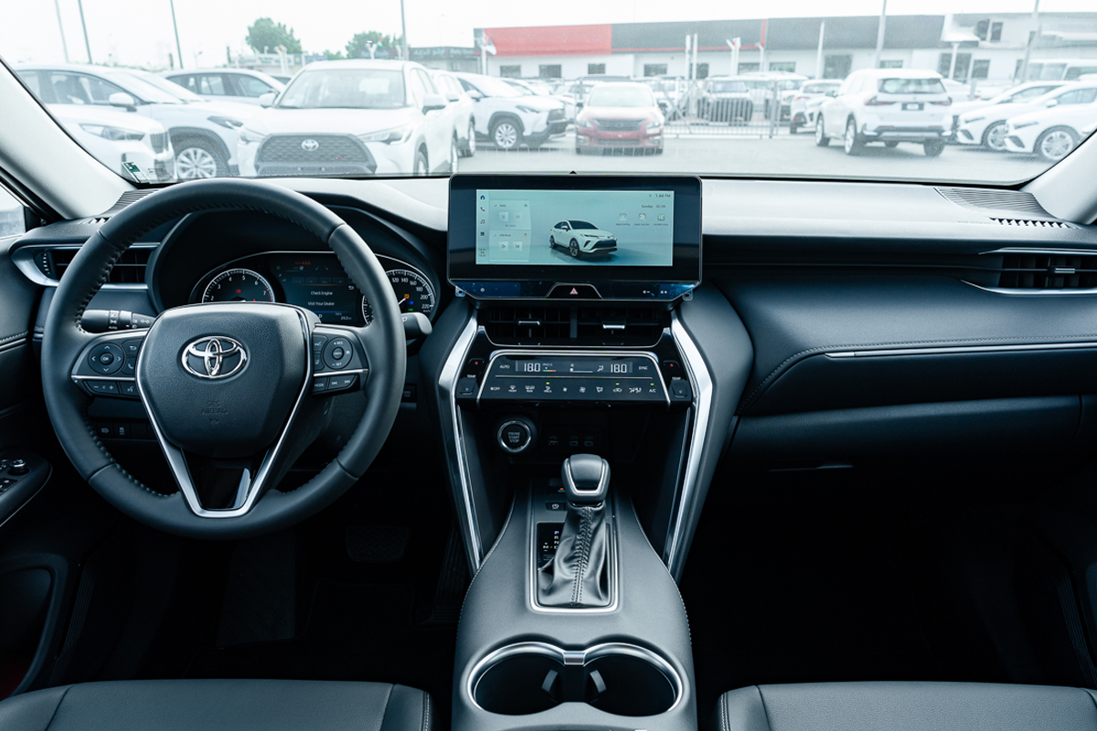 2024 Toyota Venza Luxury Black