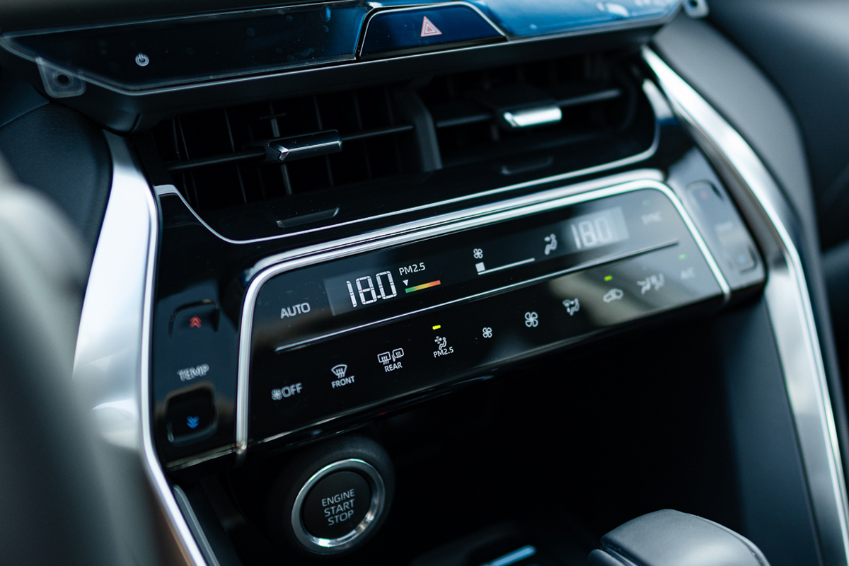 2024 Toyota Venza Luxury Black