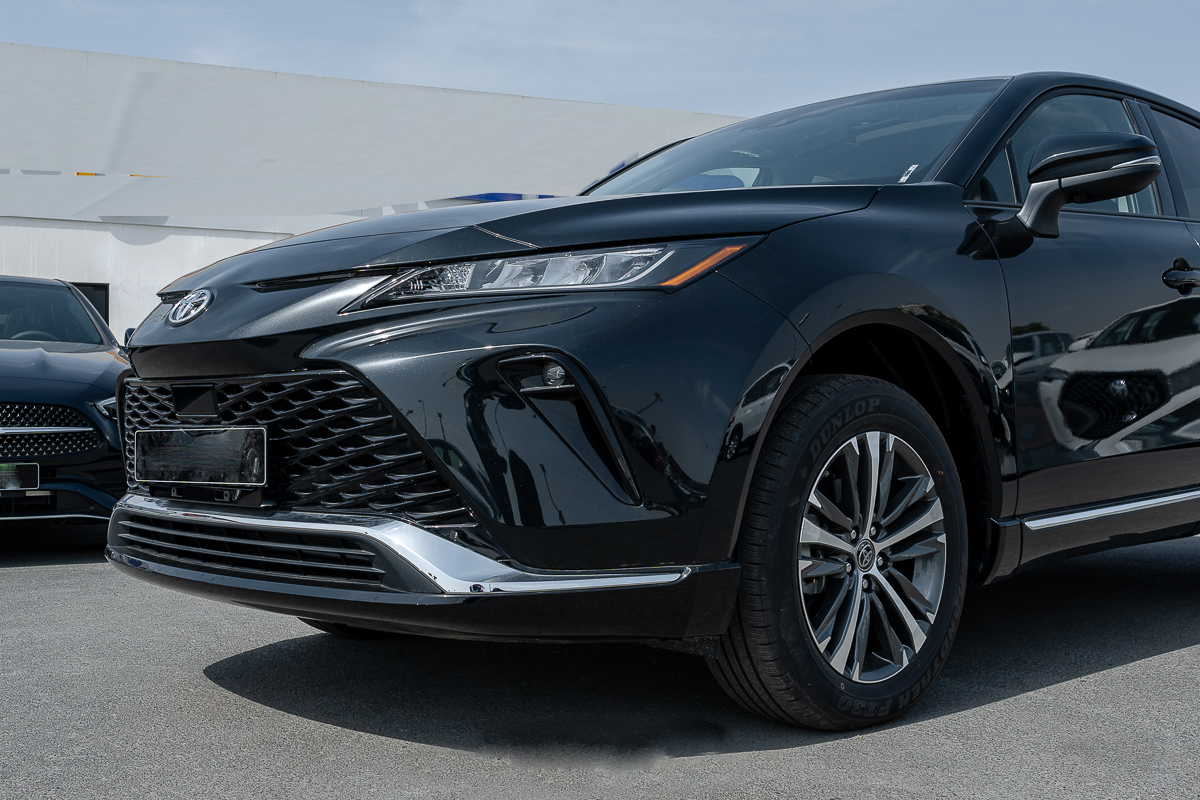 2024 Toyota Venza Luxury Black
