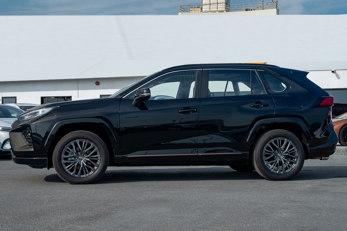 2024 Toyota Wildlander Luxury Plus Black