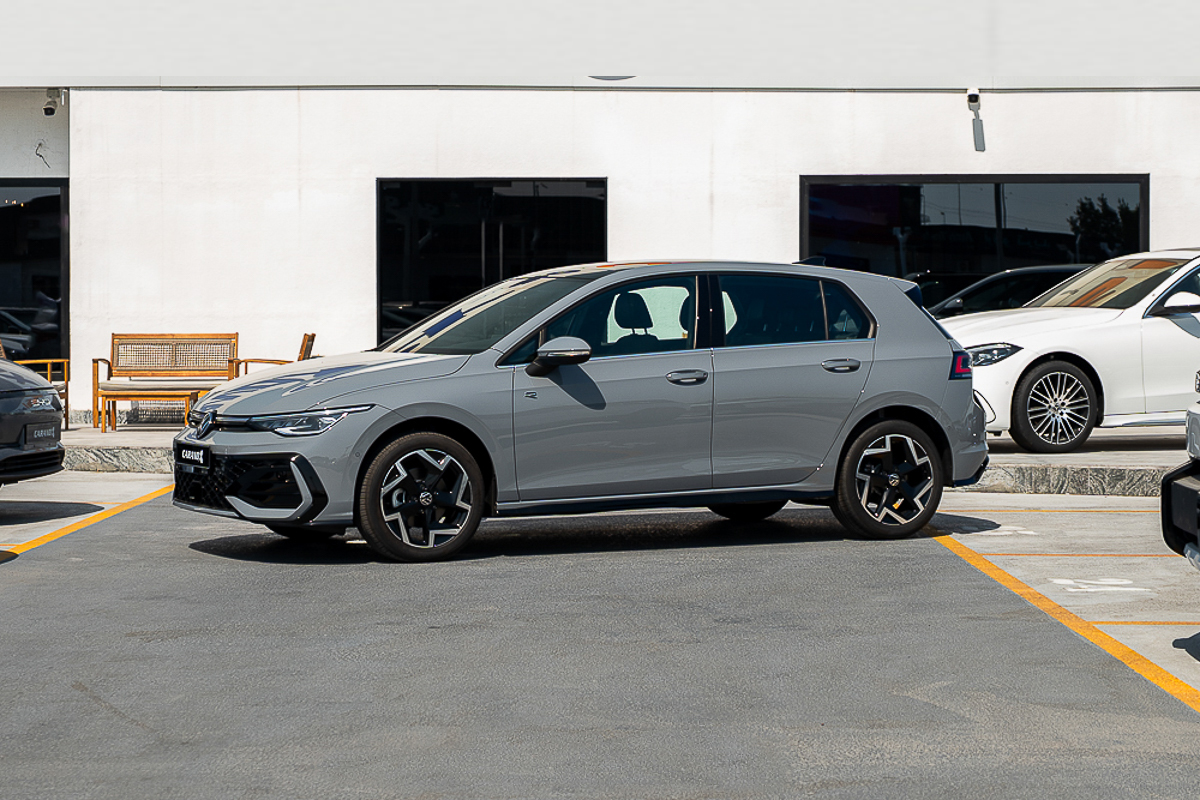 2025 Volkswagen Golf R-Line