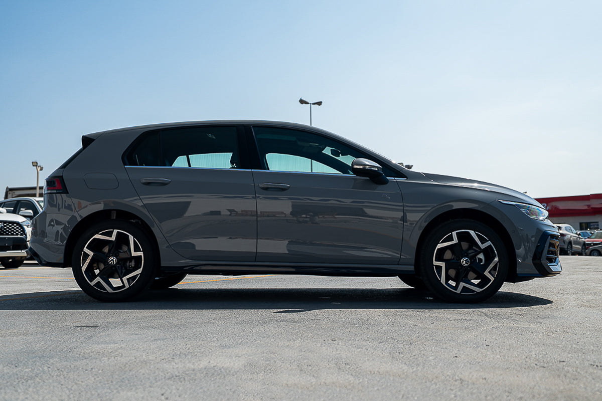 2025 Volkswagen Golf R-Line