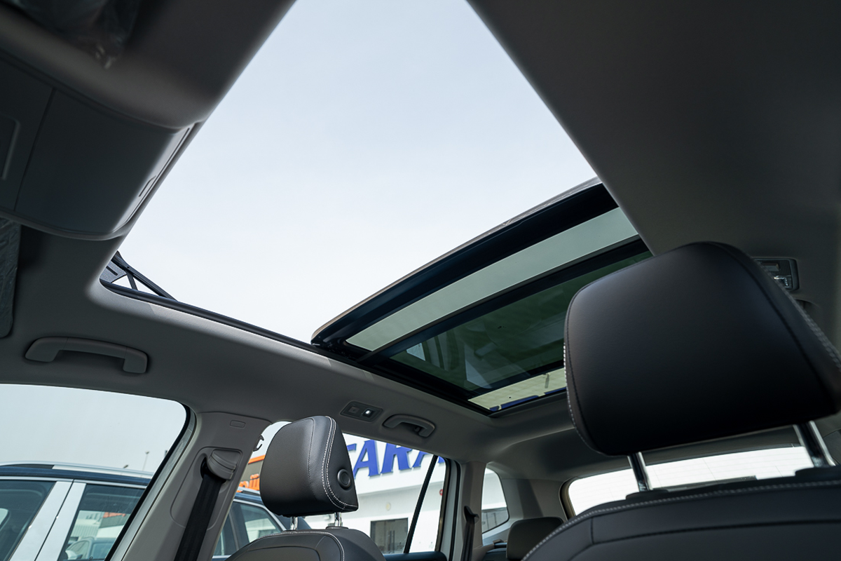 Volkswagen Tiguan 330 TSI 2WD R-Line 2024 front view