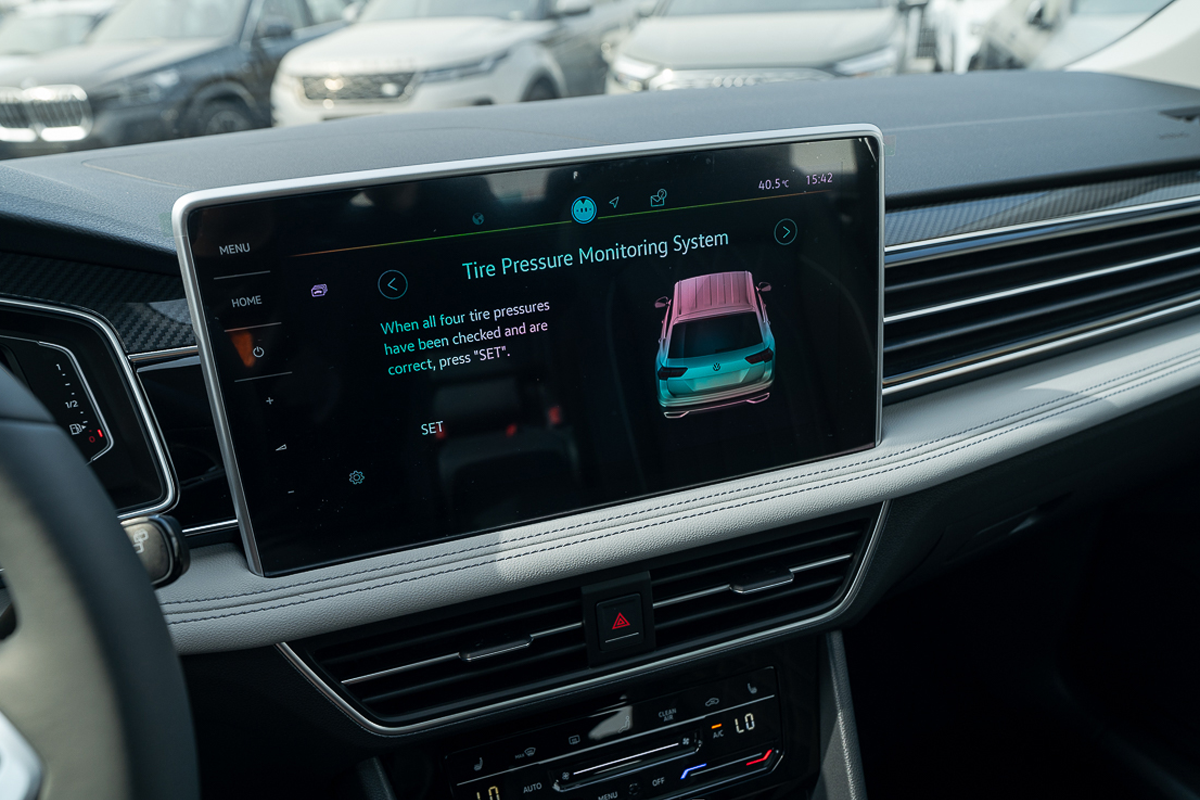 Volkswagen Tiguan 330 TSI 2WD R-Line 2024 front view