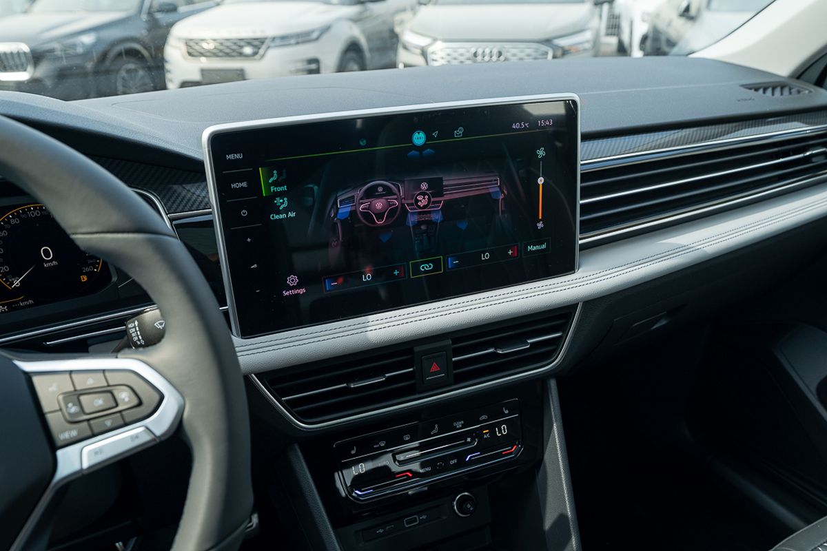 Volkswagen Tiguan 330 TSI 2WD R-Line 2024 front view