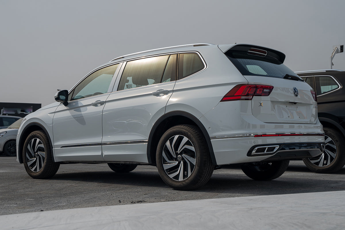 Volkswagen Tiguan 330 TSI 2WD R-Line 2024 front view