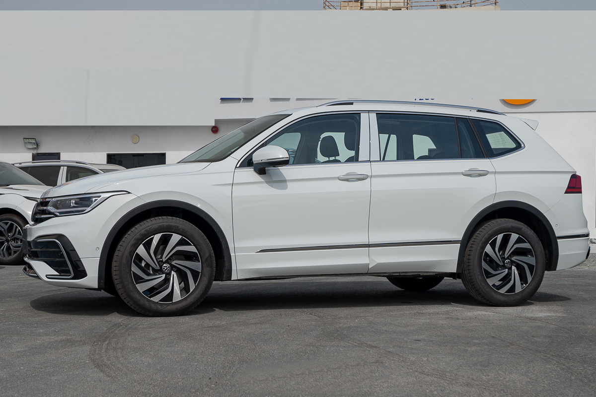 Volkswagen Tiguan 330 TSI 2WD R-Line 2024 front view