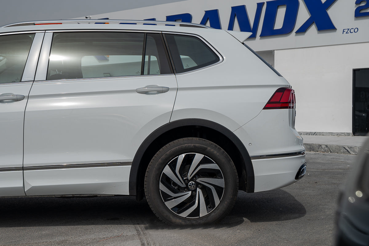 Volkswagen Tiguan 330 TSI 2WD R-Line 2024 front view