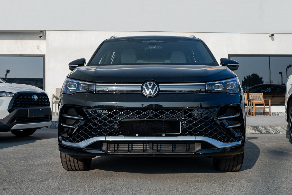 Volkswagen Tiguan L PRO 330 TSI 2WD R-Line Smart Leader 2024 Black