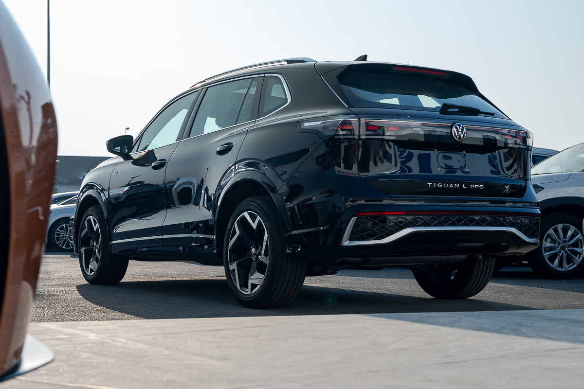 Volkswagen Tiguan L PRO 330 TSI 2WD R-Line Smart Leader 2024 Black
