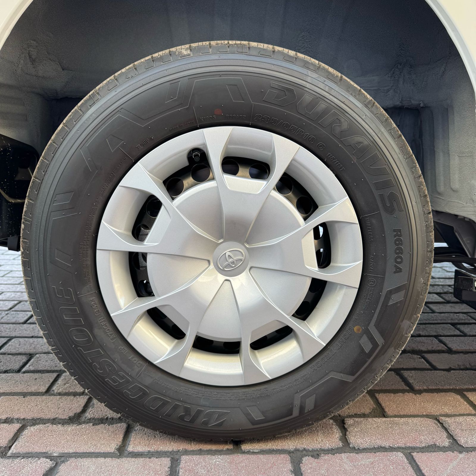 2025 Toyota Hiace 3.5L