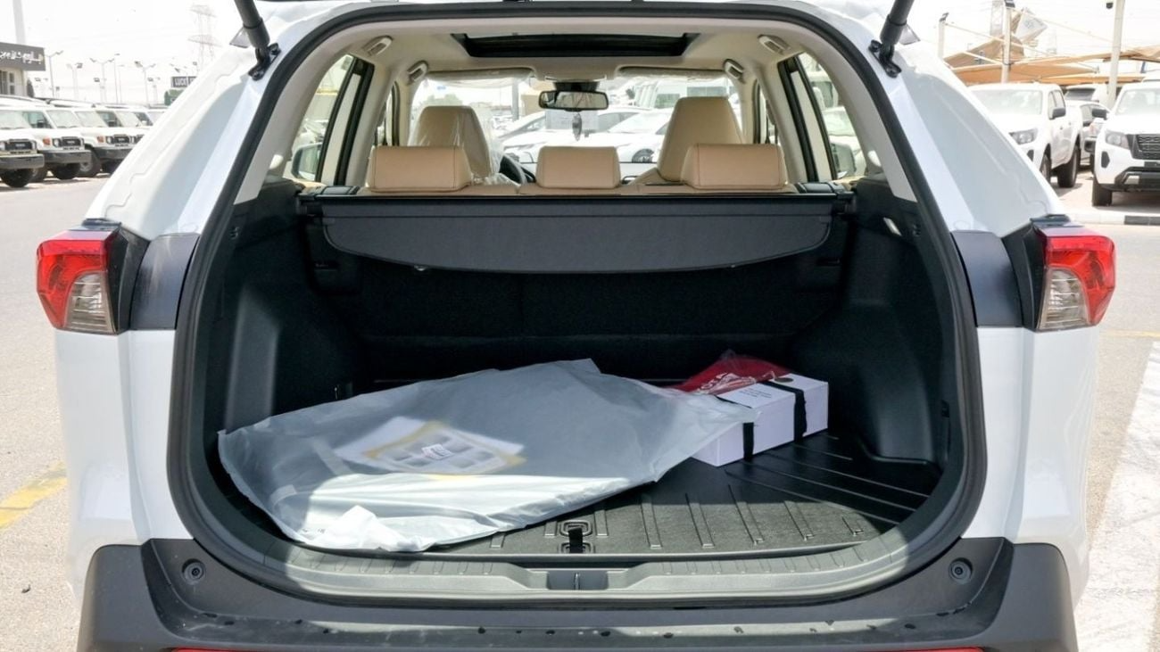2024 Toyota RAV4 XLE Hybrid White