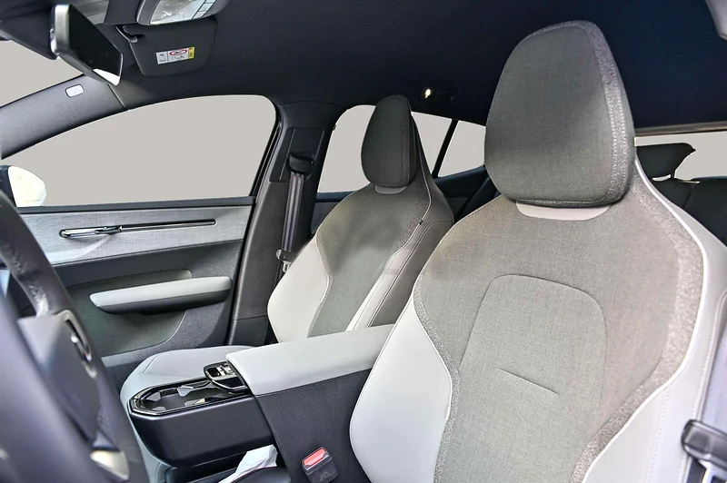 Volvo EX30 Plus 2024