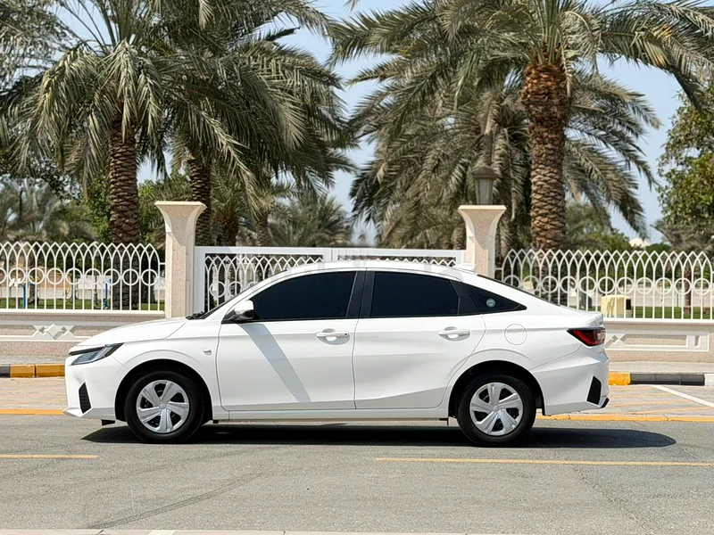 2024 Toyota Yaris SE Plus