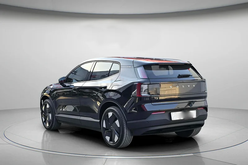 Volvo EX30 Plus 2024