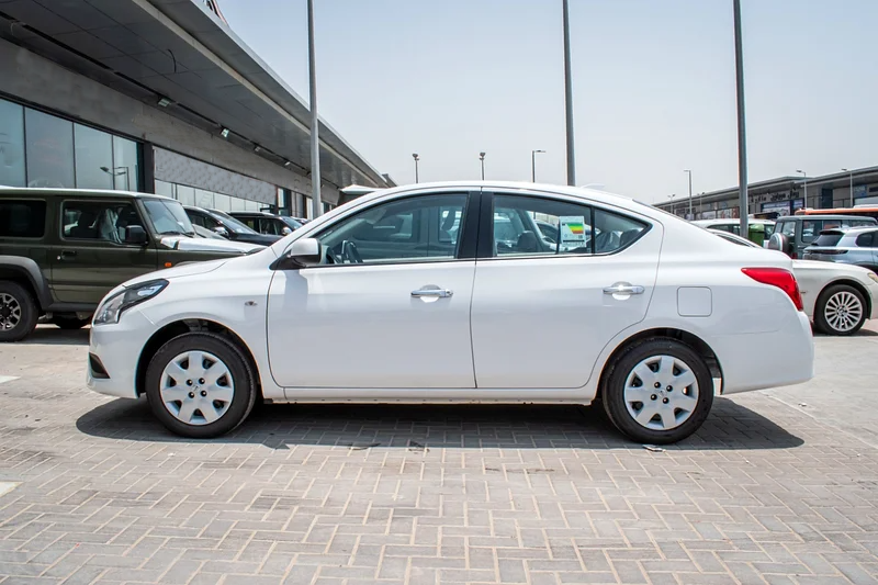 Nissan Sunny Base 2025