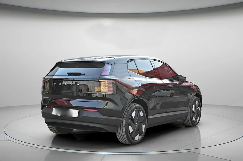 Volvo EX30 Plus 2024