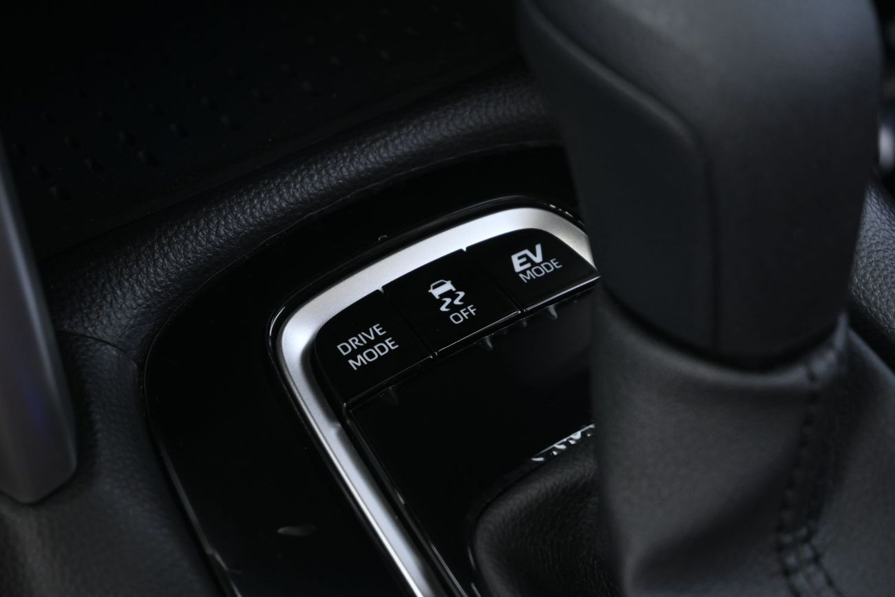 Toyota Frontlander Luxury 2.0L Hybrid 2025