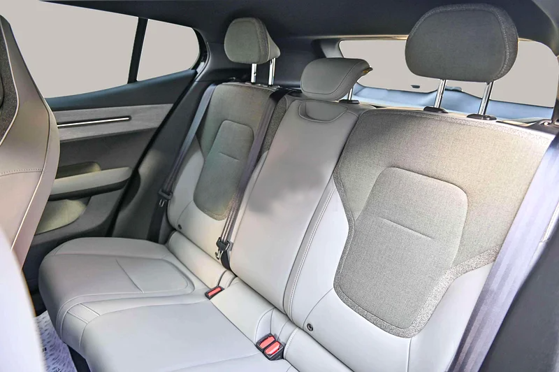 Volvo EX30 Plus 2024