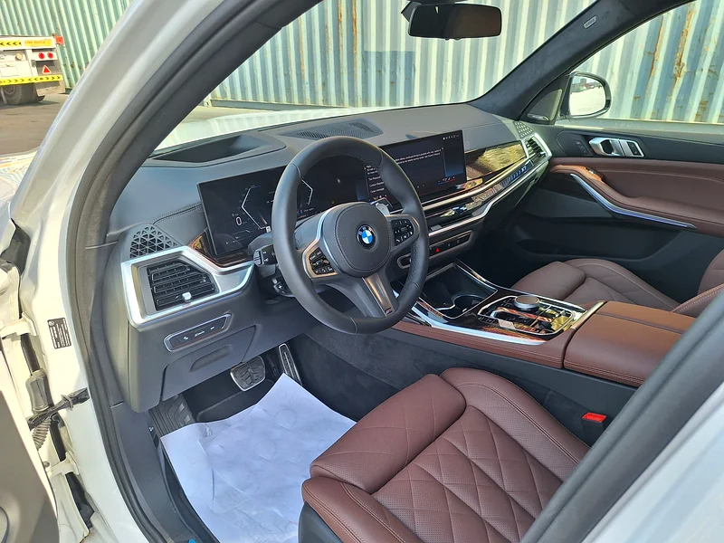 2025 BMW X7 xDrive40i