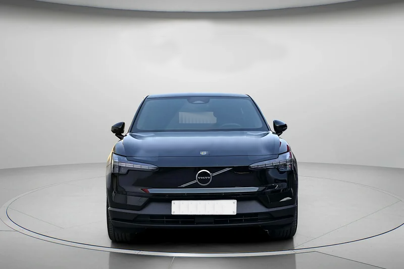 Volvo EX30 Plus 2024