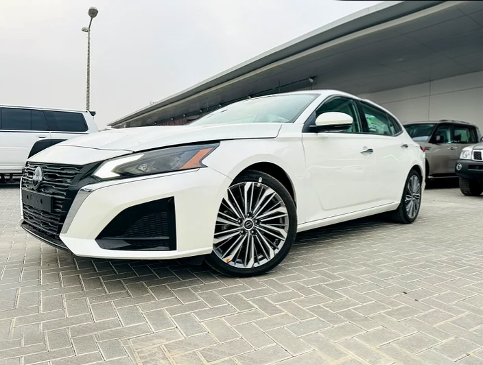 Nissan Altima SV 2025