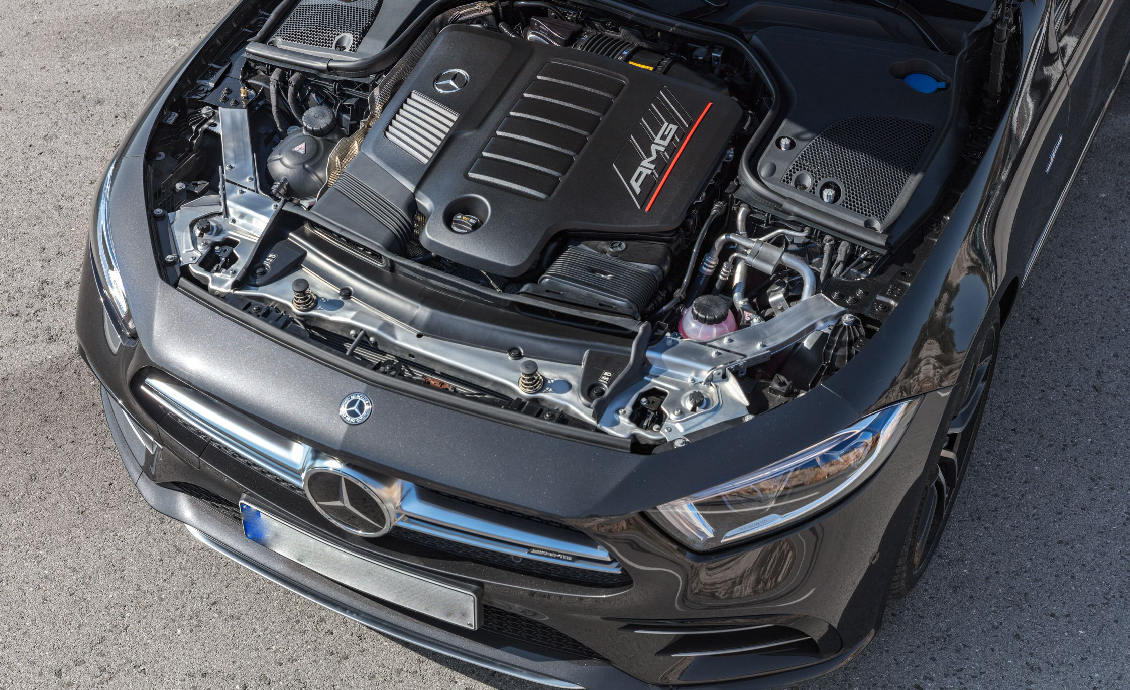 Why Mercedes-Benz Never Used BMW Engines in Their Cars