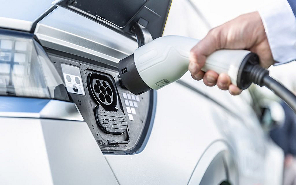 where we can Charge our Electric Car in Dubai