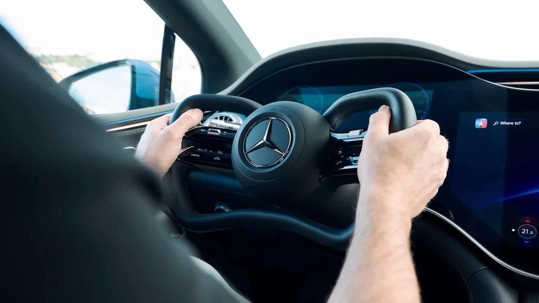 The new steering wheel of the mercedes benz EQS