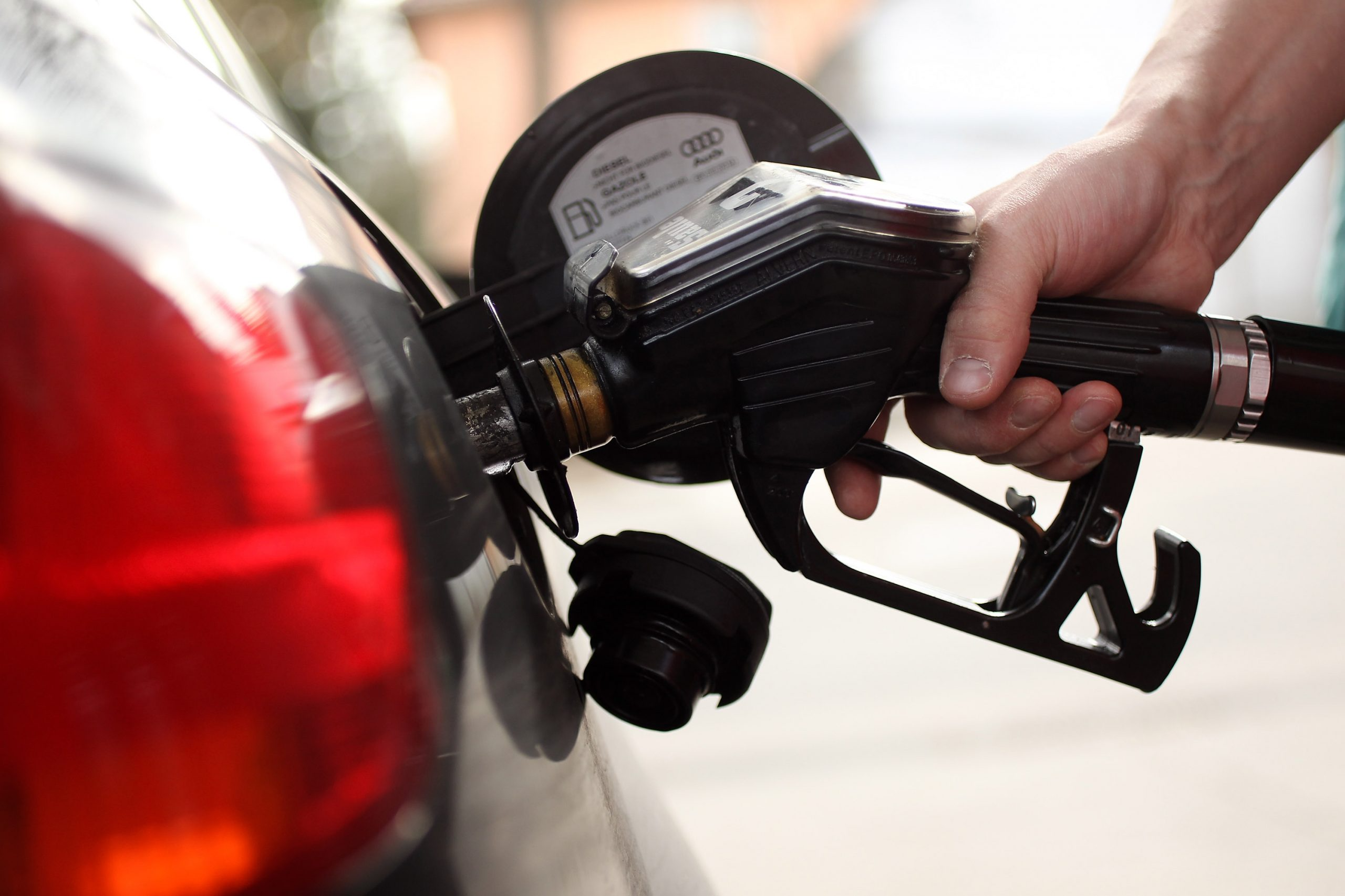 Why You Must Turn Off Your Car When Refueling at the Gas Station