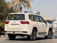 Toyota Land Cruiser GXR 2026 white
