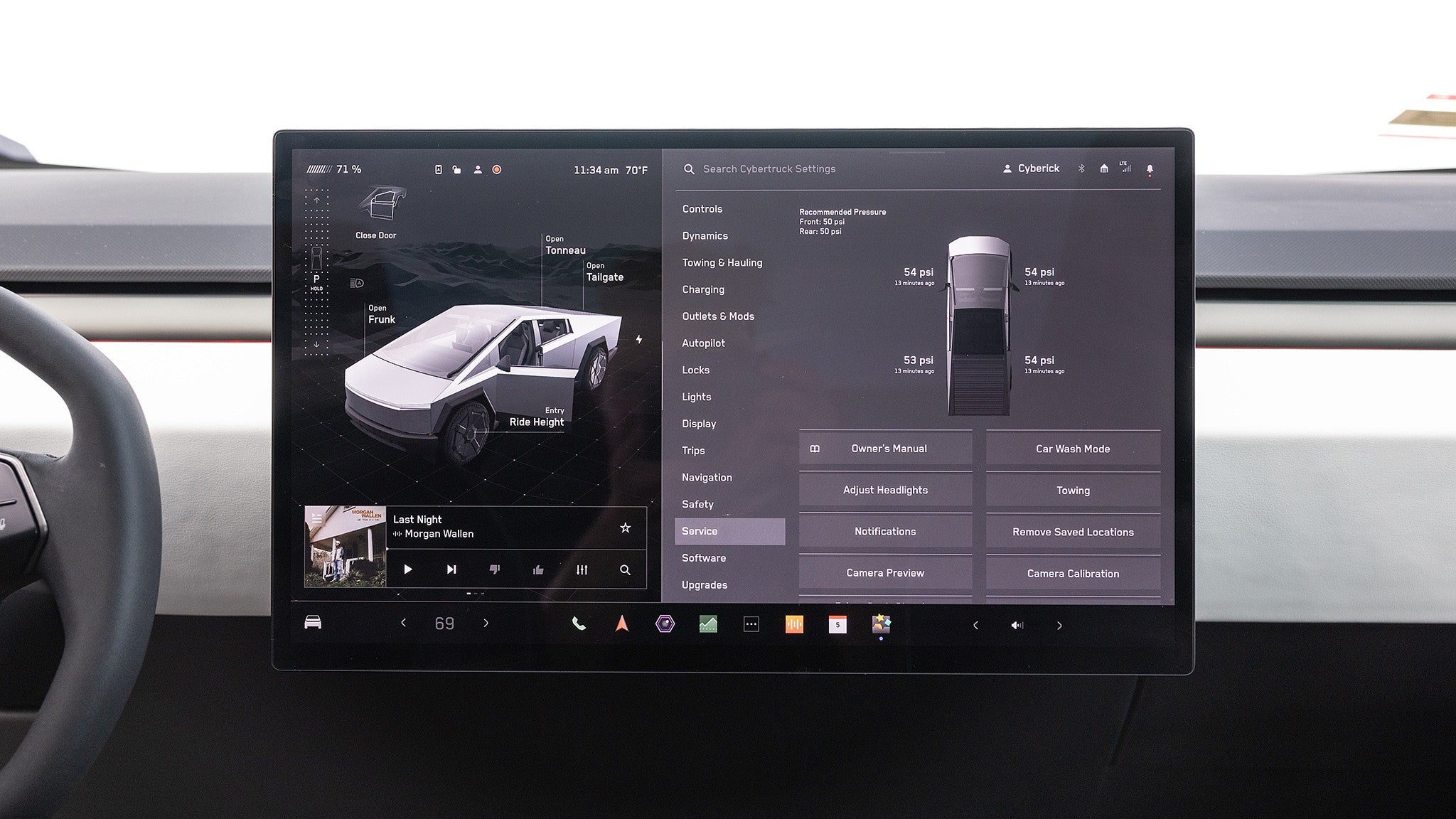 2025 Tesla Cybertruck