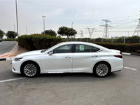 Lexus ES 350 2025 white
